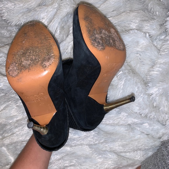 Elizabeth and James Rizzo Suede Cuff Heel 8 1/2 - Picture 8 of 11